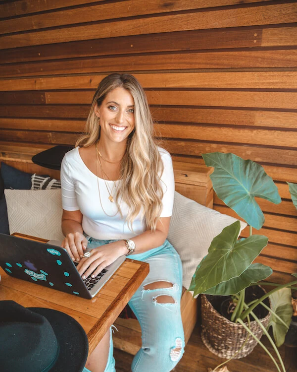 digital nomad job - mindset coach - chelsea riffe